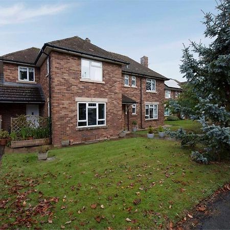 Near Chester, Hawarden 외부 사진